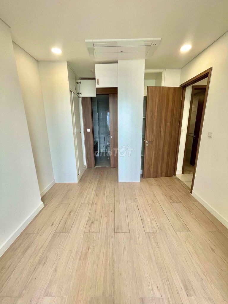 Get the Kingdom to 2 bedrooms - ntcb House empty