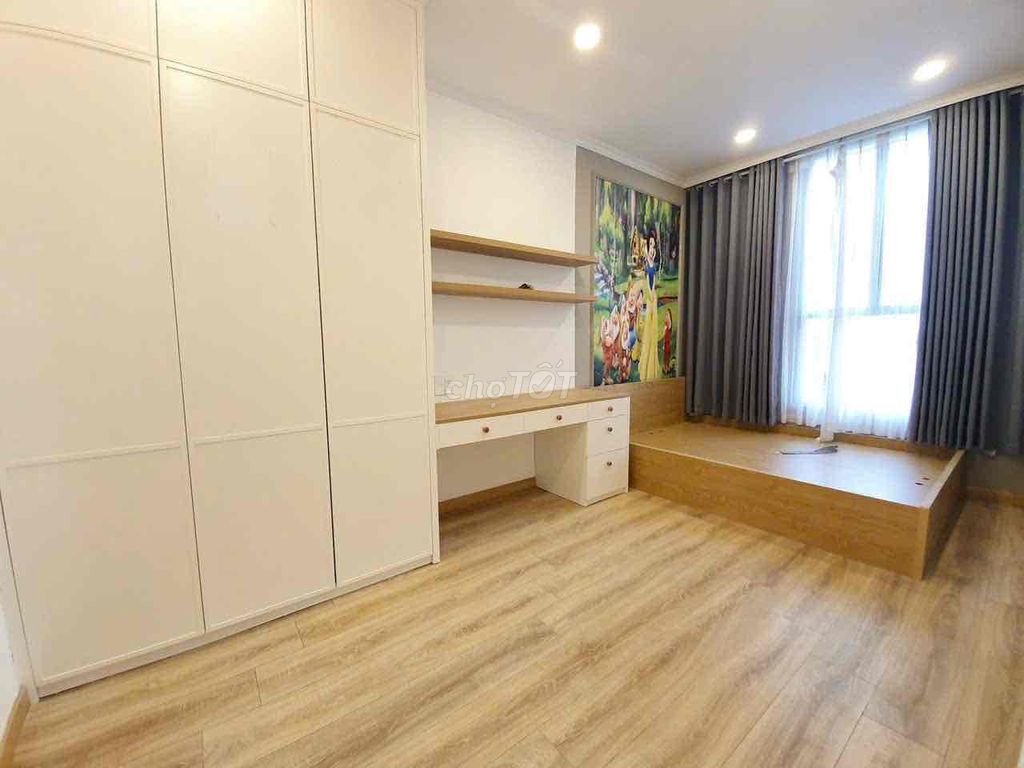 Garden Gate 3 bedrooms 2 toilets. It's near Tan Son Nhut