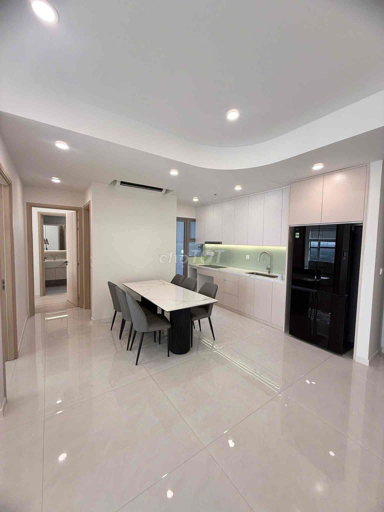 Rent two Celesta Rise new furniture rooms, almost set up.