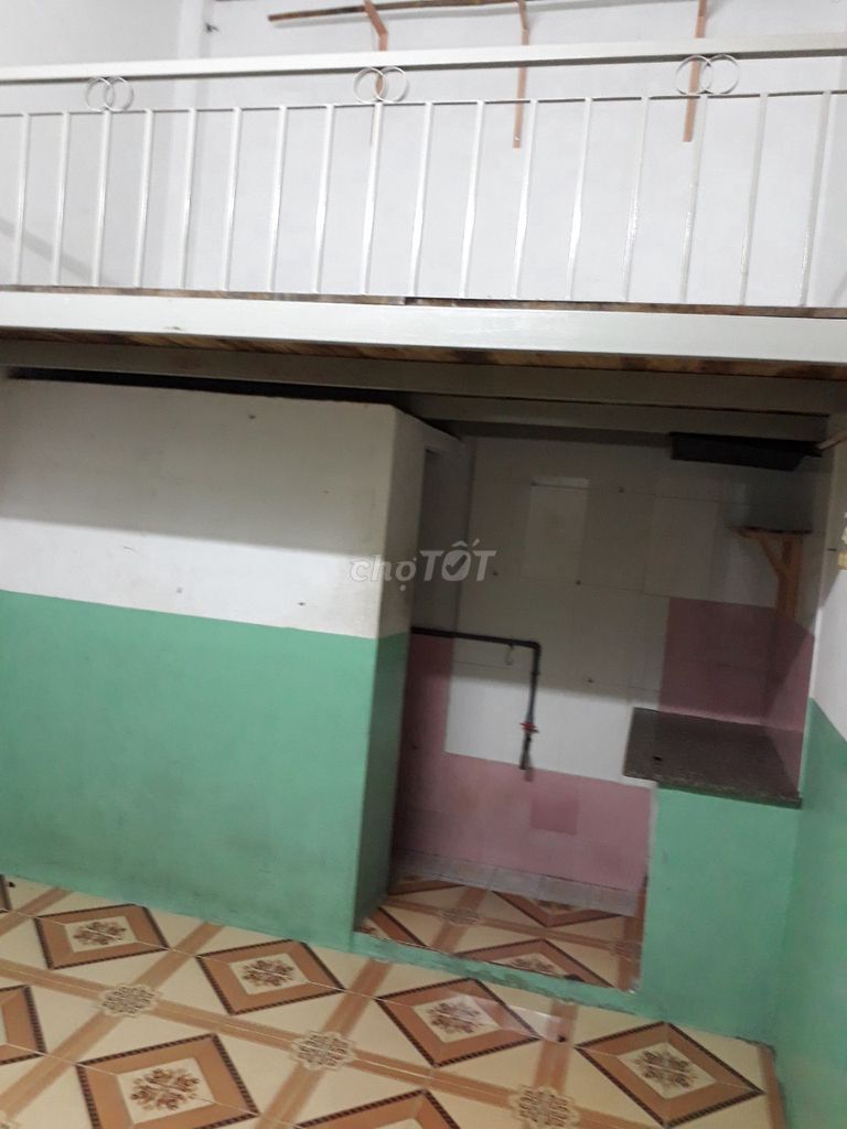 Rent an old Thủ Đức motel.