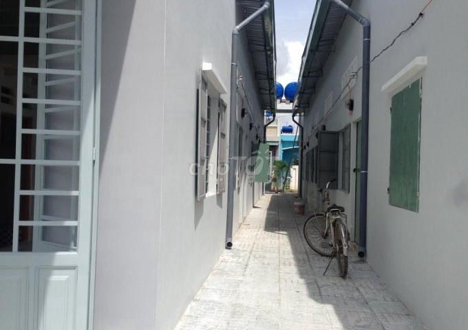 Rent an old Thủ Đức motel.