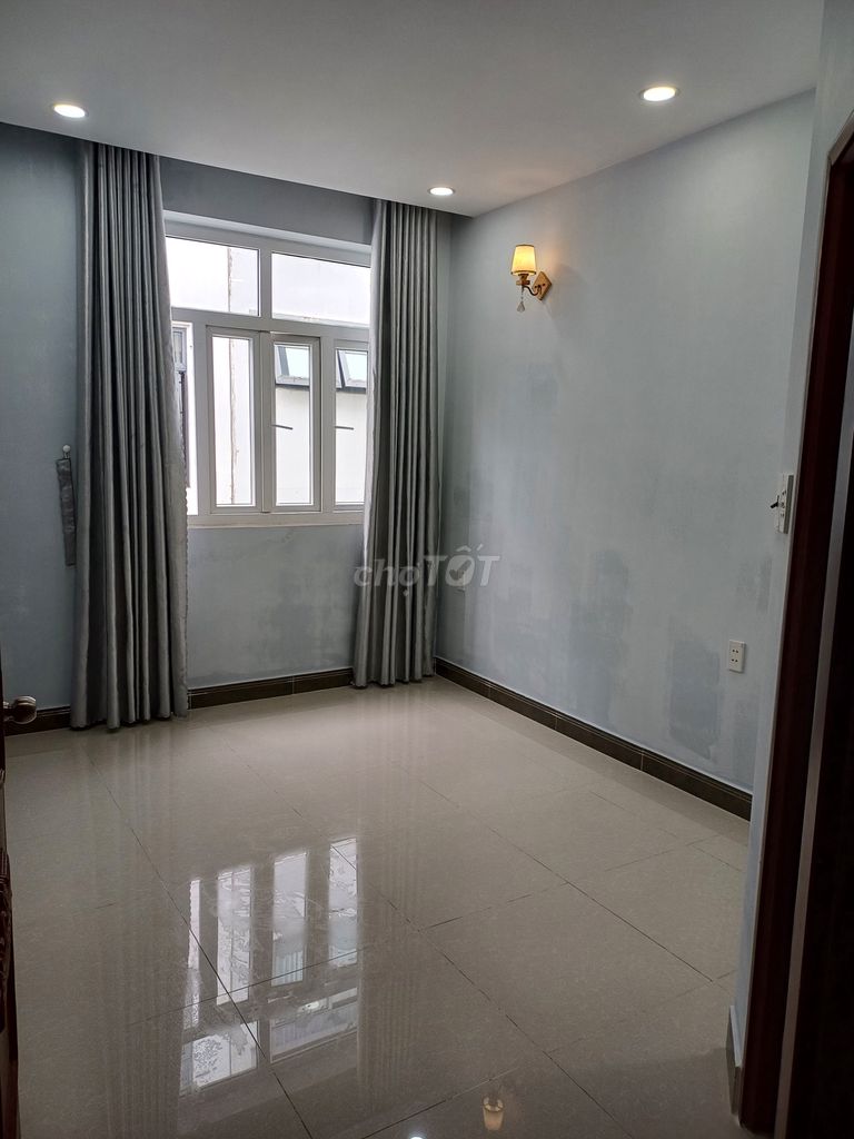 Rent Advanced Room