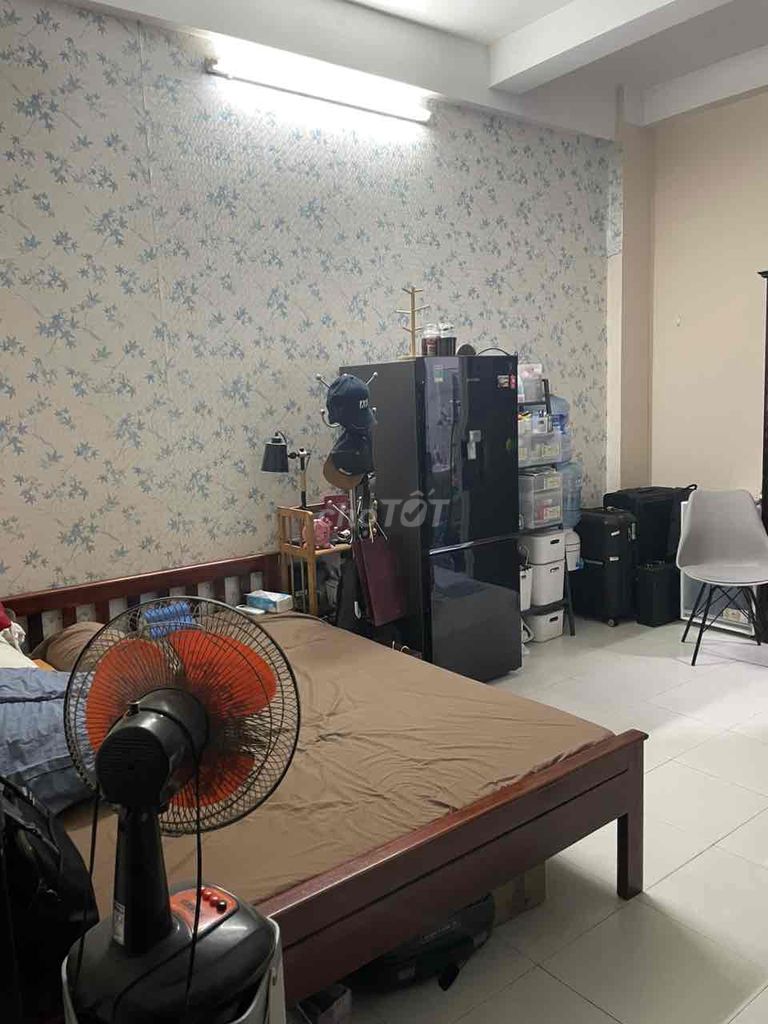 Single room 3.5 million comfortable rooms District 7