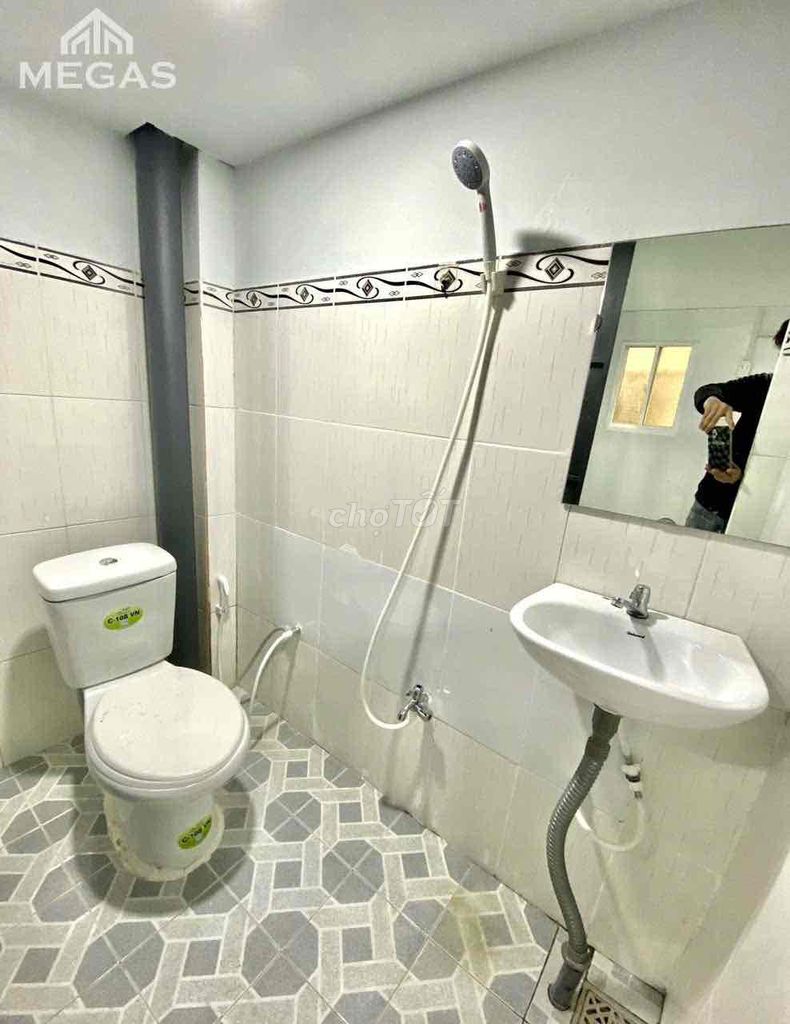 The underprivileged hotel is just Tỉnh lộ 10 near Mrs Hom Road.