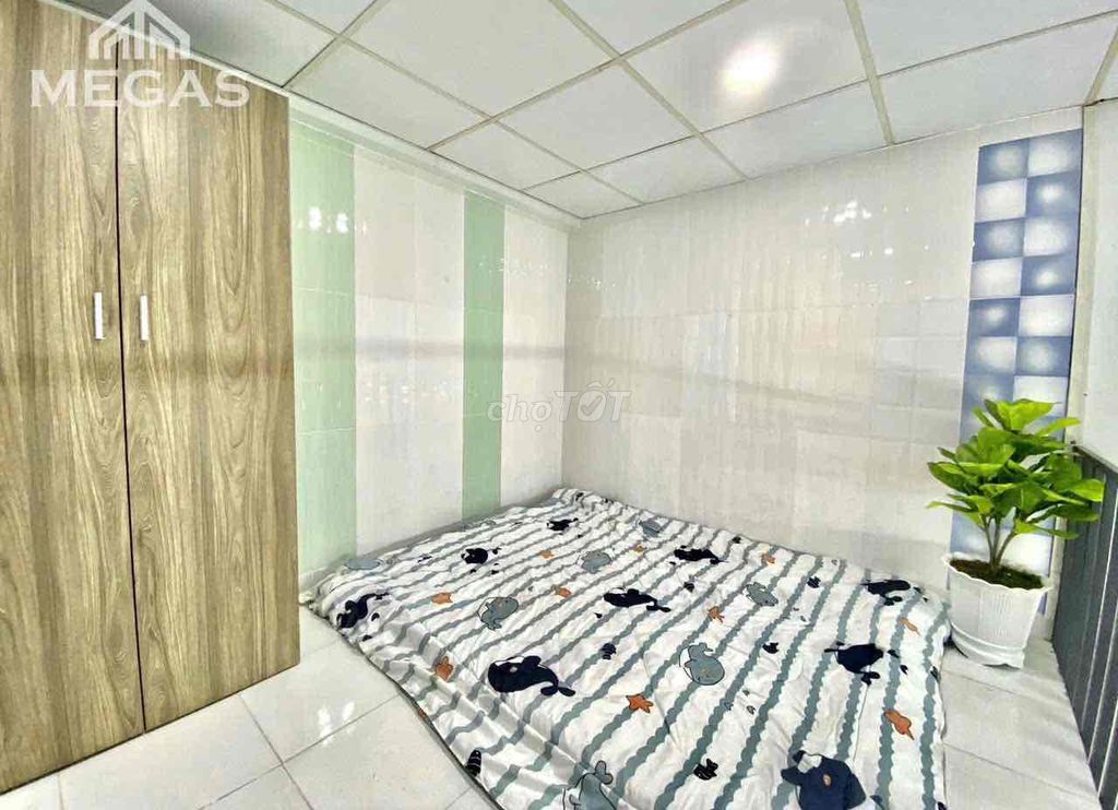 The underprivileged hotel is just Tỉnh lộ 10 near Mrs Hom Road.