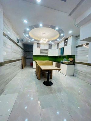 Rent a truckhouse 4 bedroom 5 toilets on the 1319 Zq0 circuit area