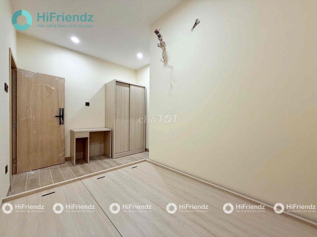 renting new studios to the full-level furniture near the post office.