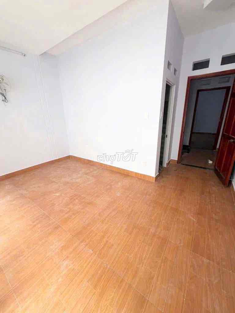 Tỉnh lộ 10 - Four-story Fire Arrow - 4 bedroom 5 - 5-meter alley - 12 million refrigerators