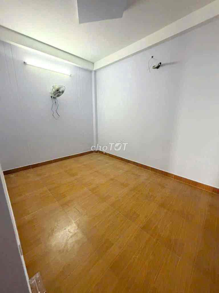 Tỉnh lộ 10 - Four-story Fire Arrow - 4 bedroom 5 - 5-meter alley - 12 million refrigerators