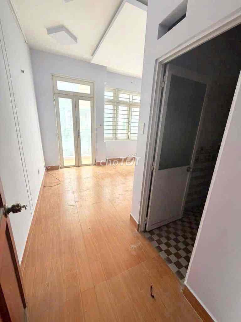 Tỉnh lộ 10 - Four-story Fire Arrow - 4 bedroom 5 - 5-meter alley - 12 million refrigerators