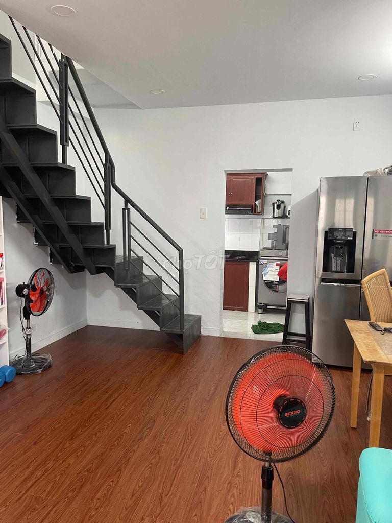 Rent the center of District 1-- 20 million a month.