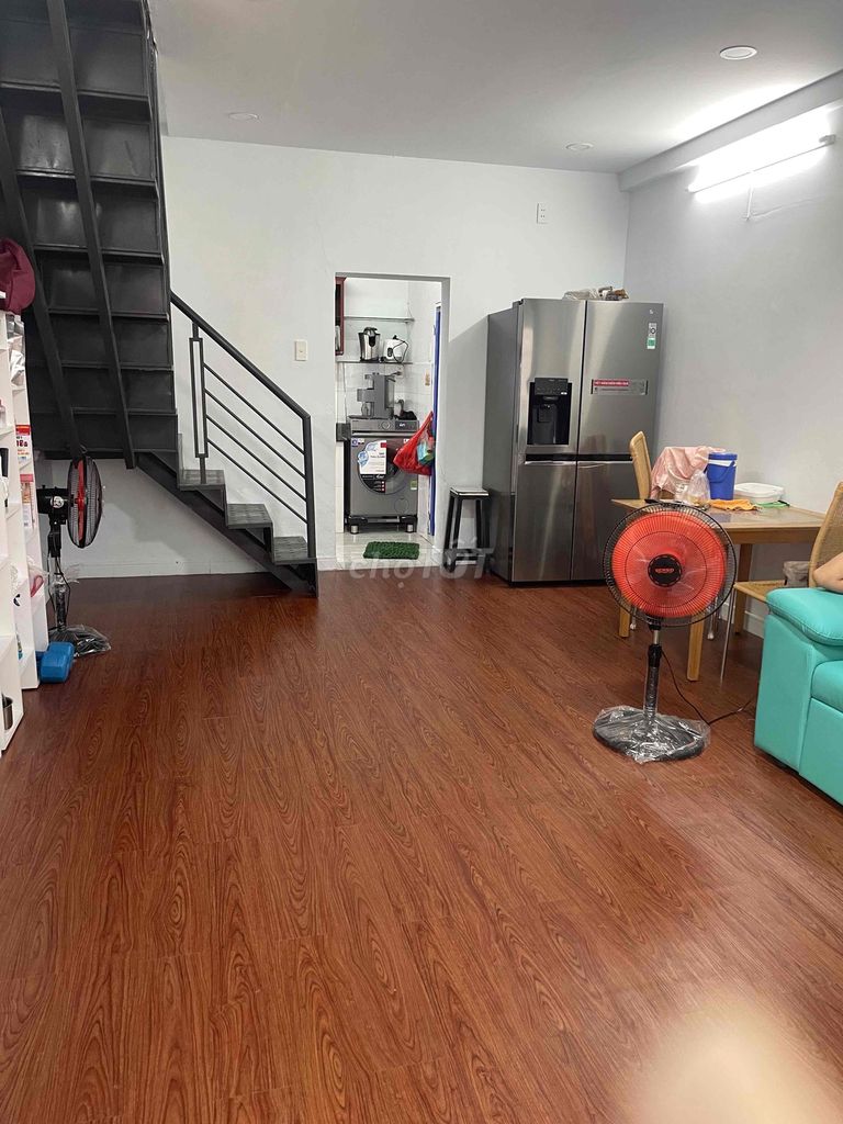 Rent the center of District 1-- 20 million a month.