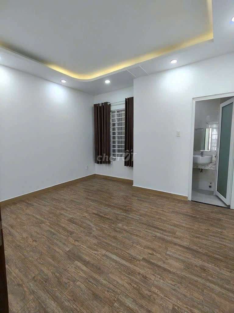 House 1 .3th floor bedroom 5 Knuckles Hoàng Quốc Việt District 7