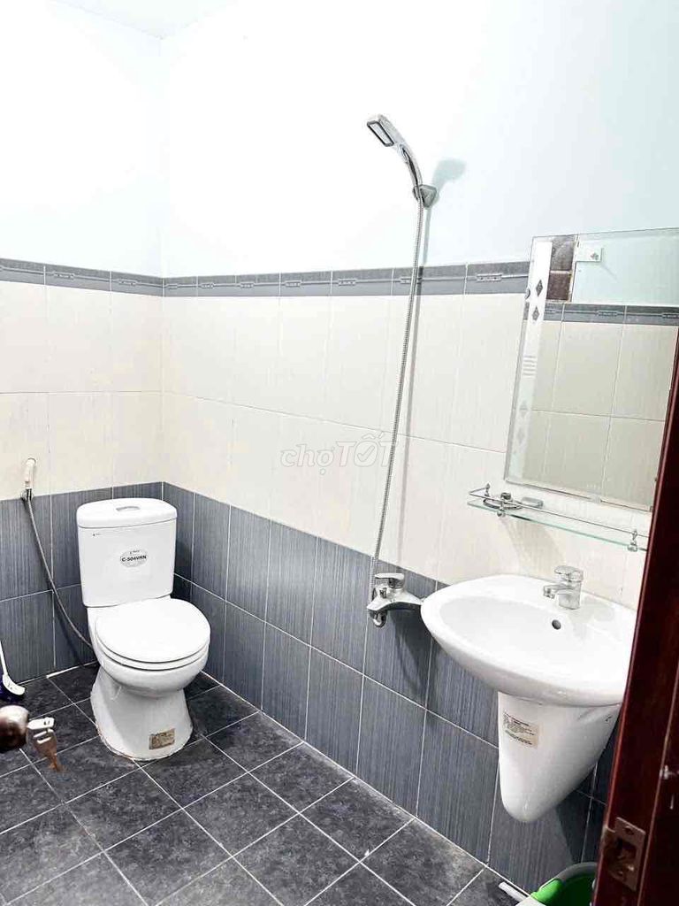 The senior dorm is full of Phan Văn Trị interiors, 1.8 million in all expenses.