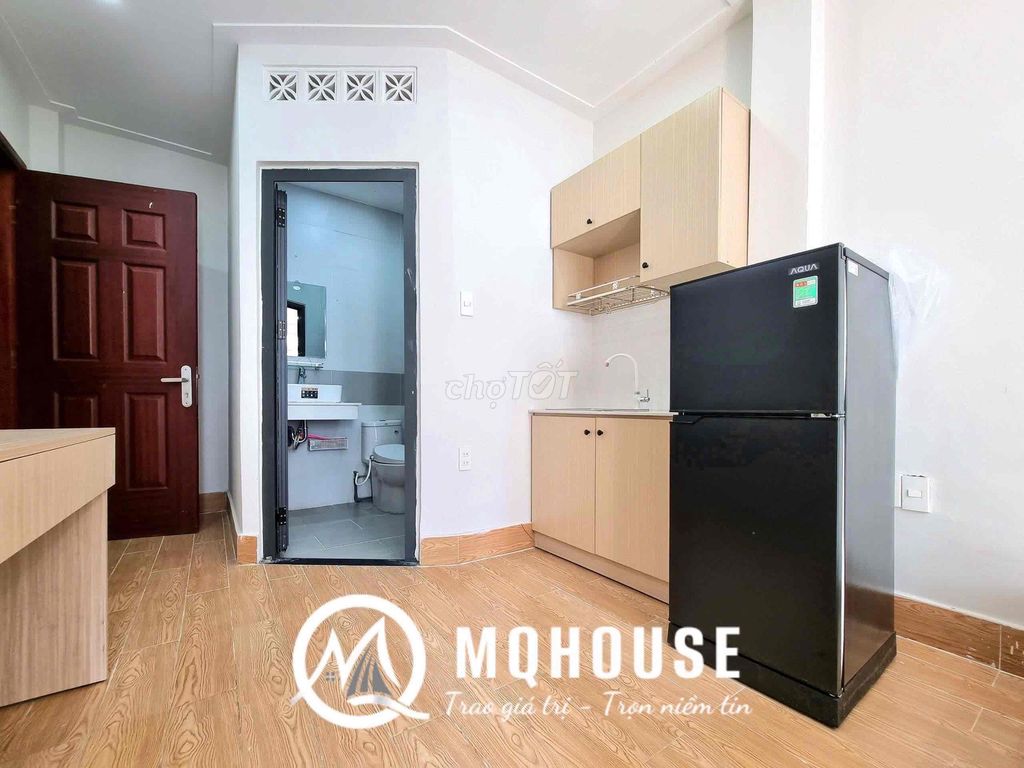 Rent a balcony studio 30 meters, full interior right in the heart of the 10th district.