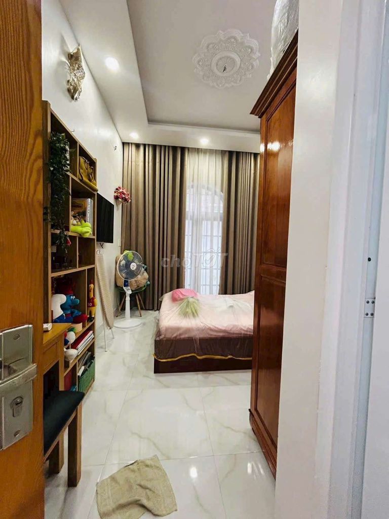 A full interior in 645 Trần Xuân Soạn.