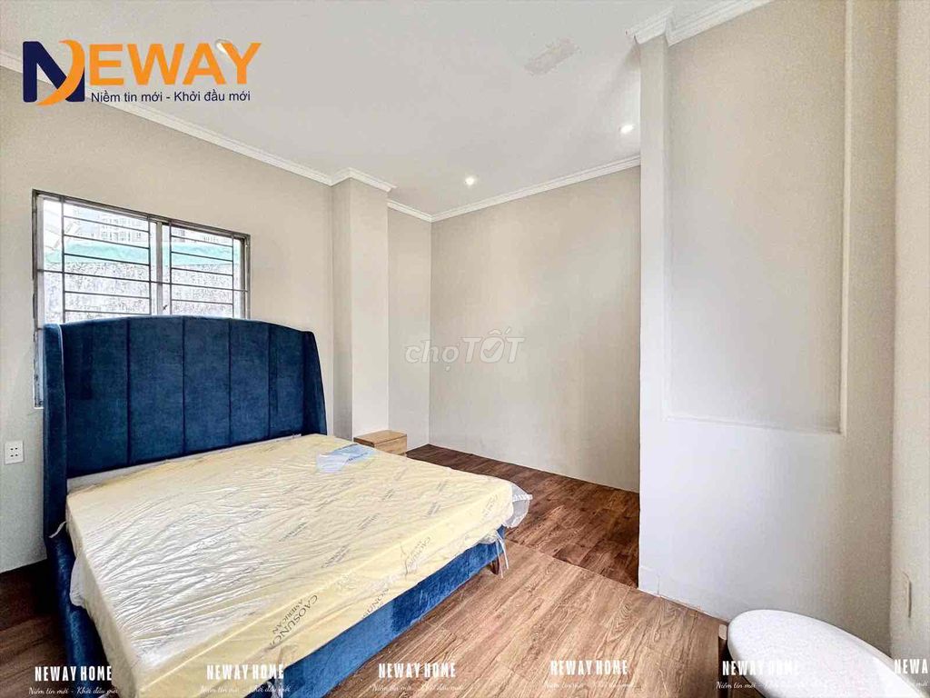 Opening a new house as a separate bedroom, full interior window