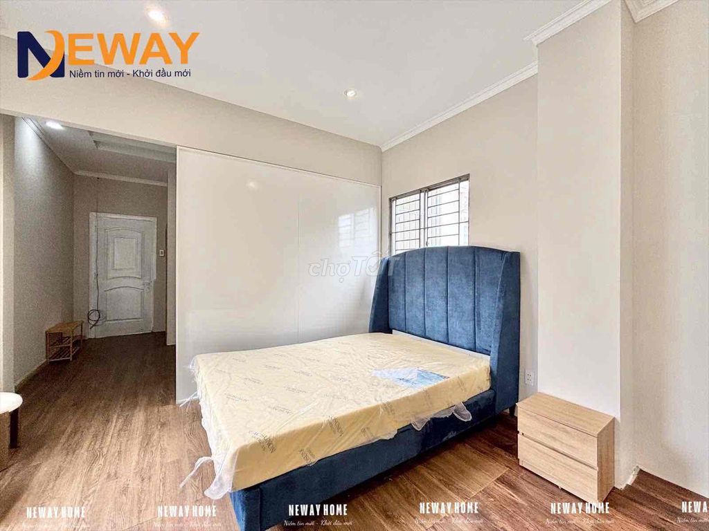 Opening a new house as a separate bedroom, full interior window