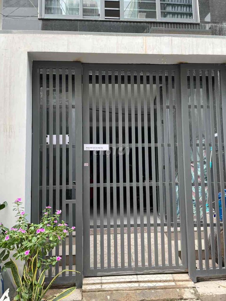 Penhouse for long-term rents, one-and-a-half people stay