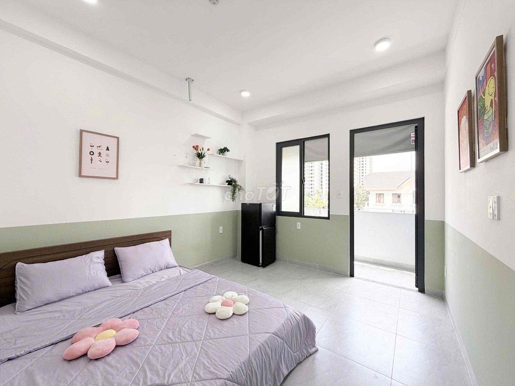 The balcony studio is located in Phan Bá Vành - near the diamond island