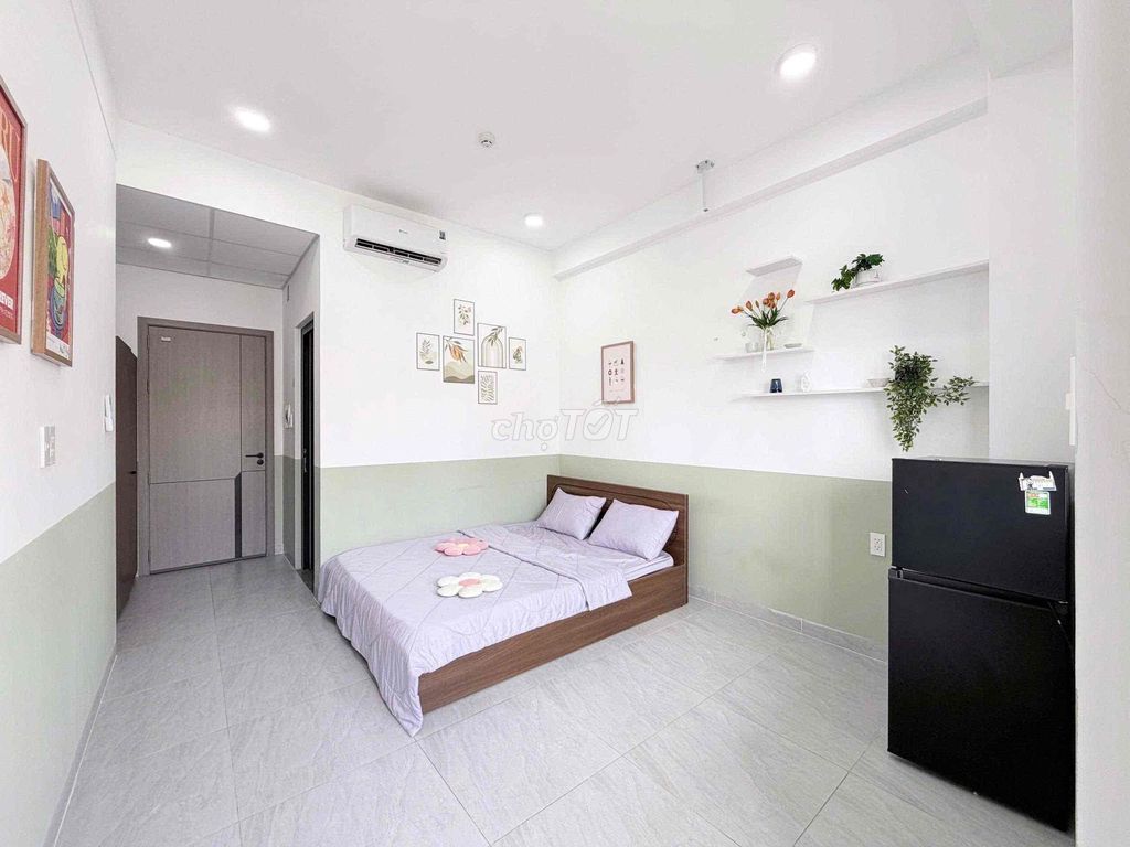 The balcony studio is located in Phan Bá Vành - near the diamond island