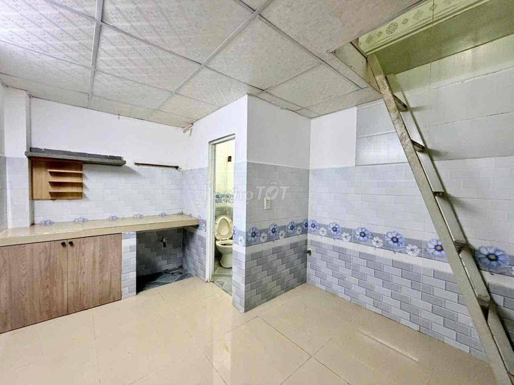 This is a super cheap project from two sexes. 500 K reduction for October guests