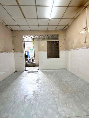 It's the owner of the Tân Phú renter - it's right - 2 floors of 1-1 - an area that uses 50 meters.