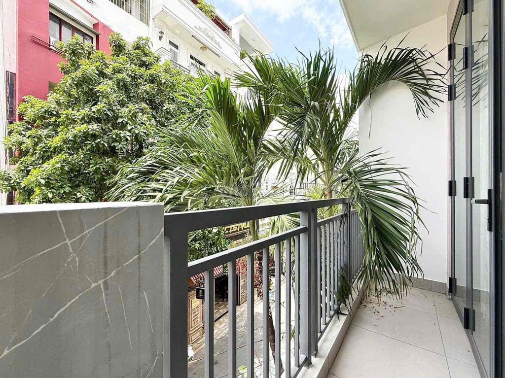 Rent apartment. A balcony studio near the third- district Viettel building.