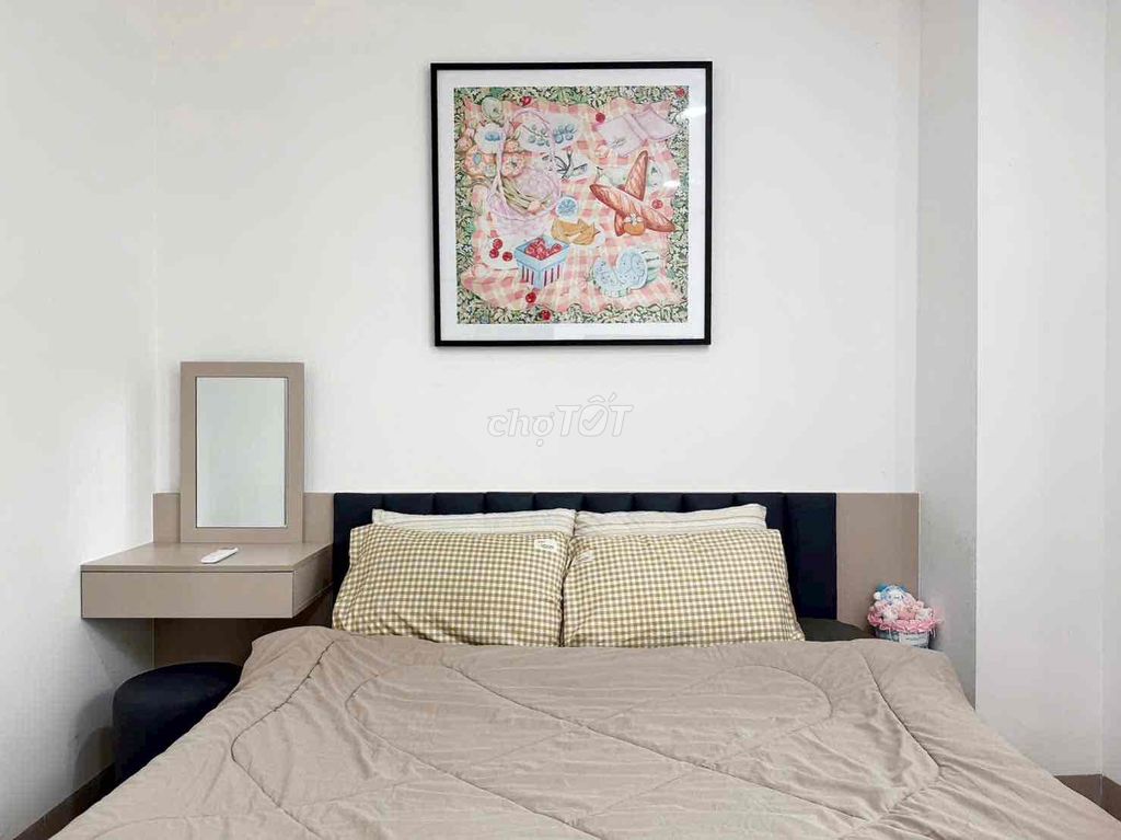 Rent apartment. A balcony studio near the third- district Viettel building.
