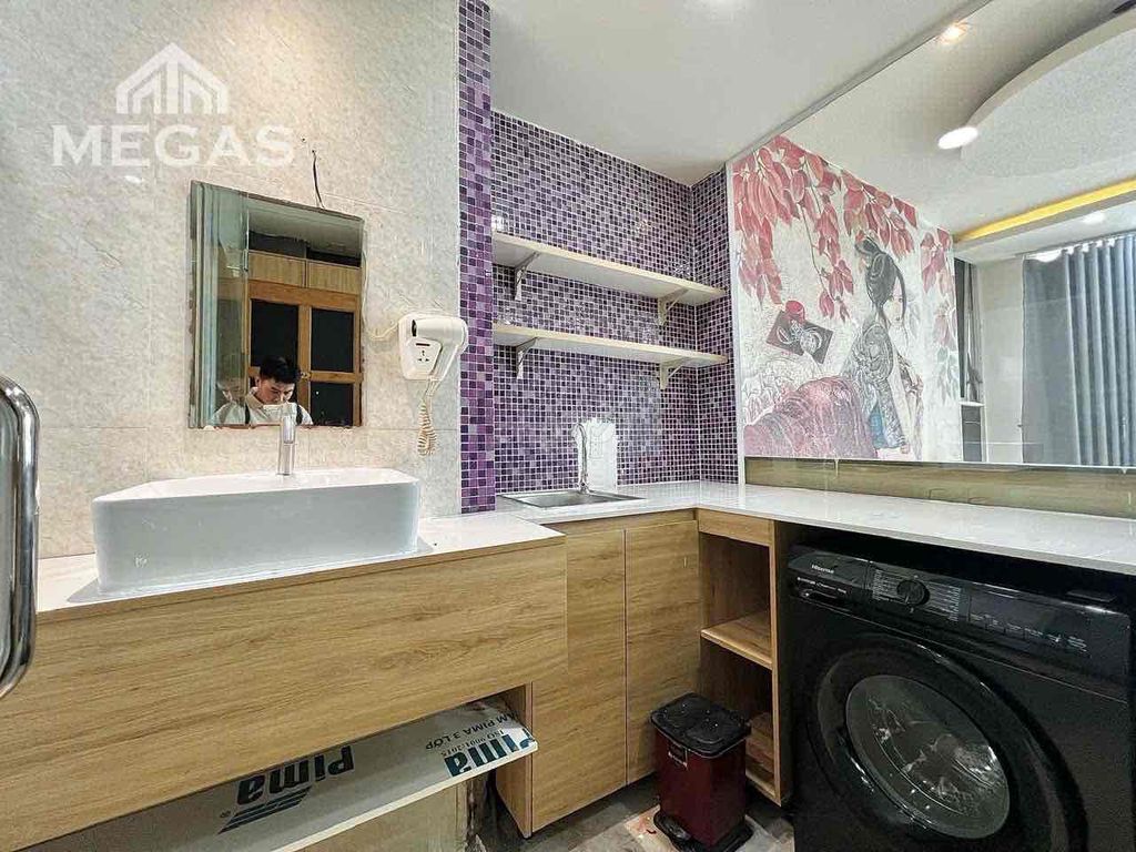 The area's full-view apartment: East Market-Bv Hùng Vương