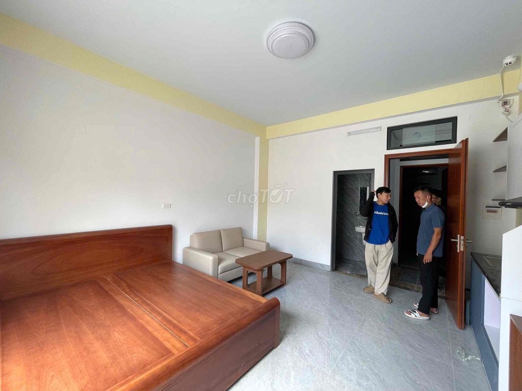 District 8 – full interior - balcony - 4 million5 - Entering