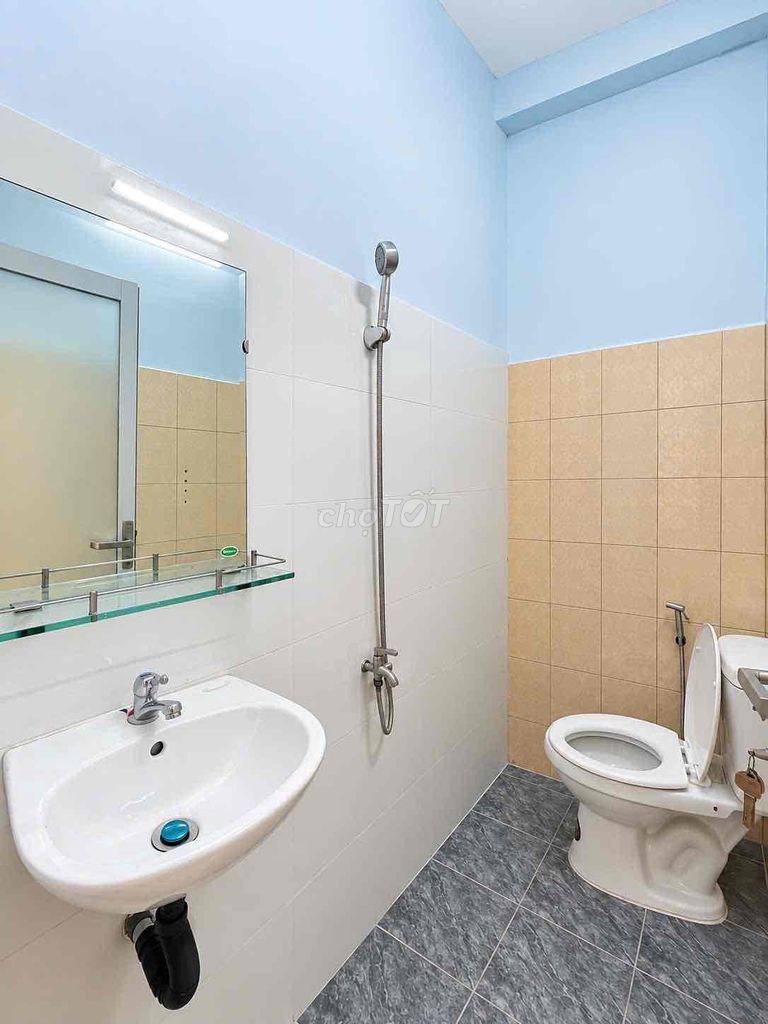 Rent the stuido bandil, separate the kitchen. A bedroom near the new collegeary.