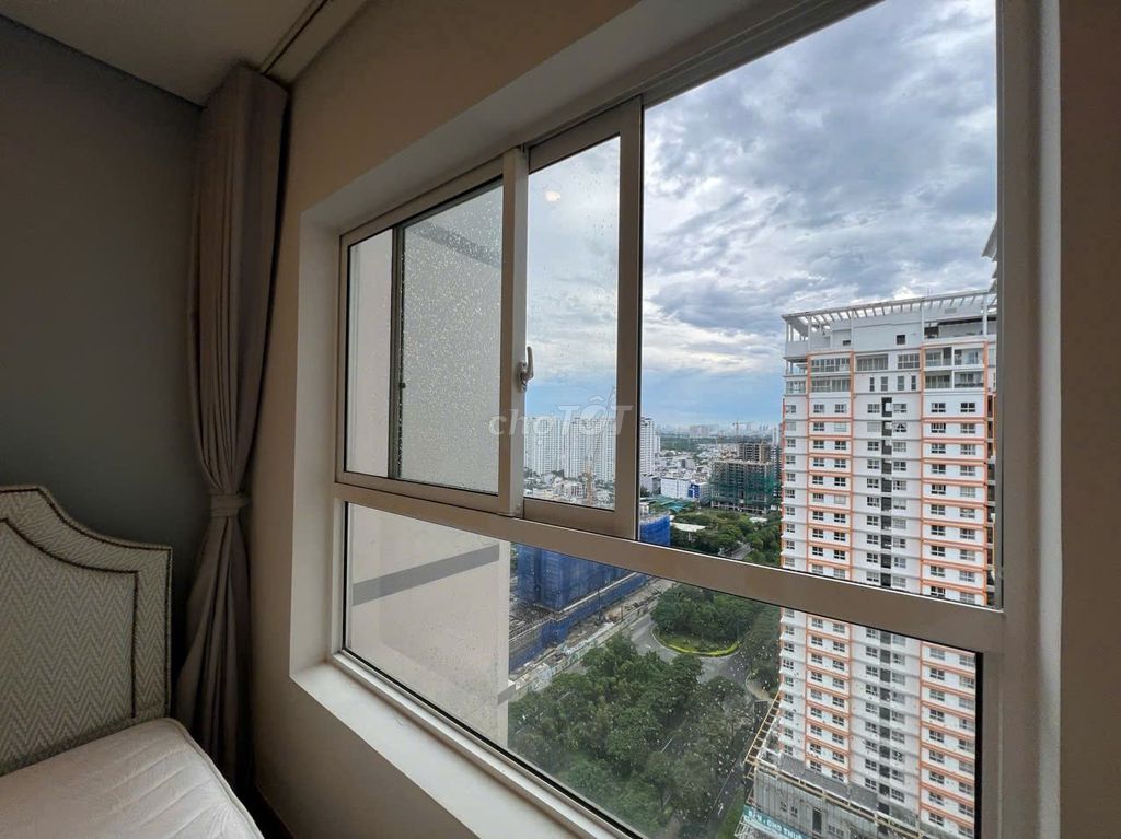 Dragon Hill 2 for two bedrooms. One toilet. 52 M2 for 9.5 million.