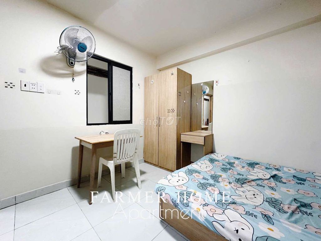 The owner himself has just cleared the student room right here at the Vườn Lài Tân Phú.
