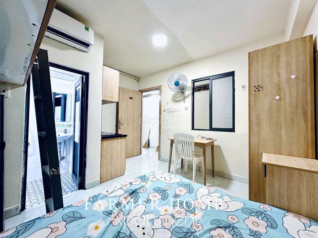 The owner himself has just cleared the student room right here at the Vườn Lài Tân Phú.