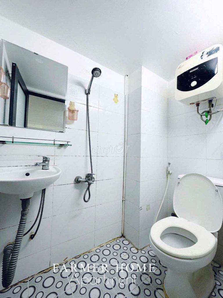 The owner himself has just cleared the student room right here at the Vườn Lài Tân Phú.