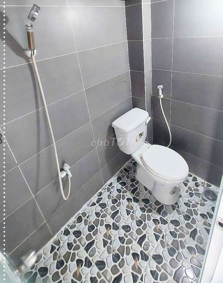 Tell Zhang of many of the rooms with a high guard 2 meters of Trần Quốc Thảo Minister