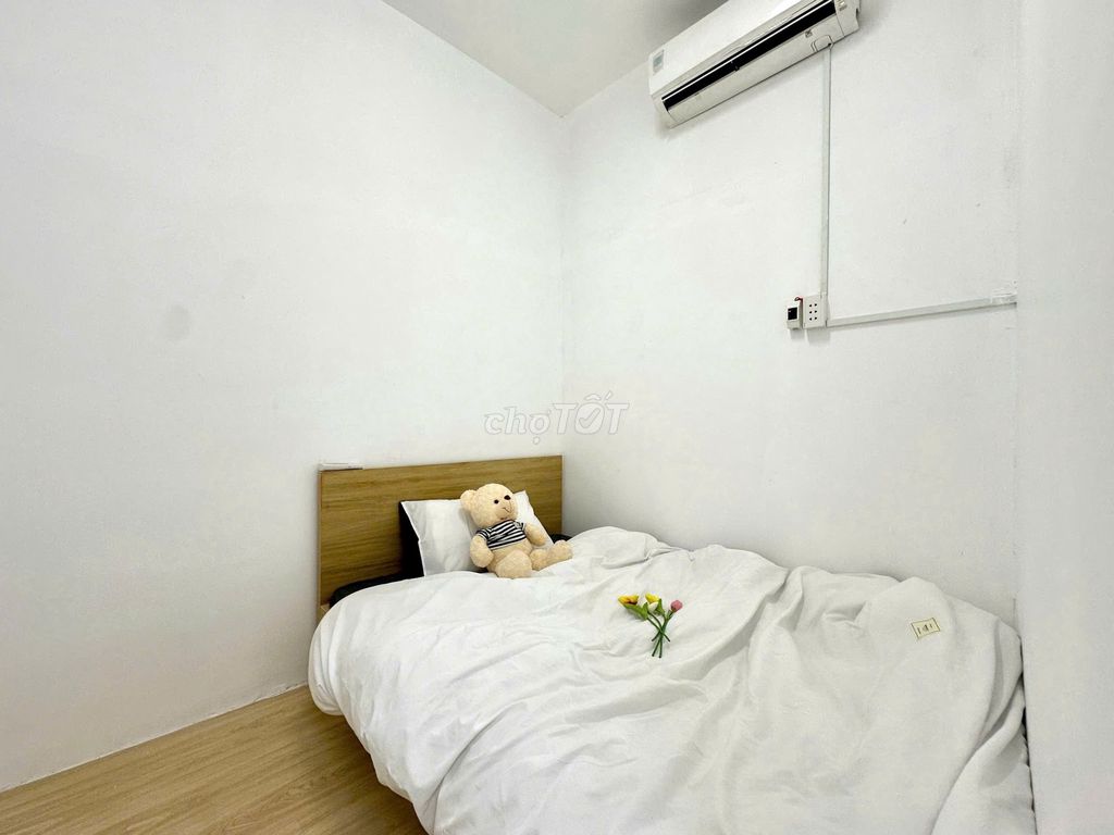 Rent two rooms full of furniture, private washing machines, elevators right here.