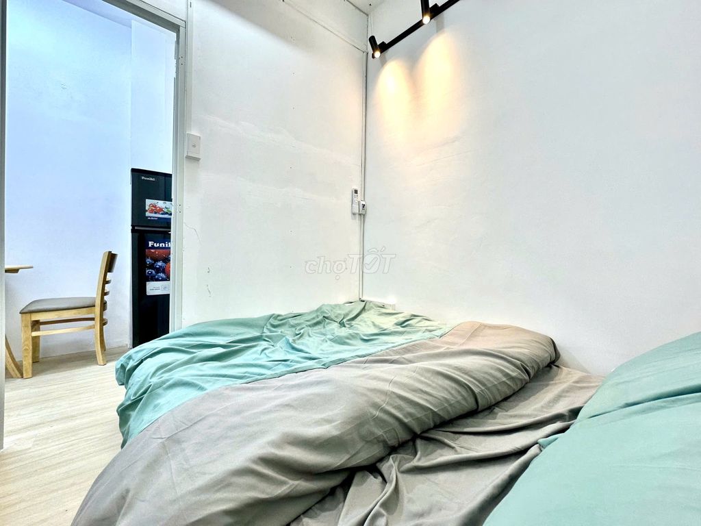 Rent two rooms full of furniture, private washing machines, elevators right here.
