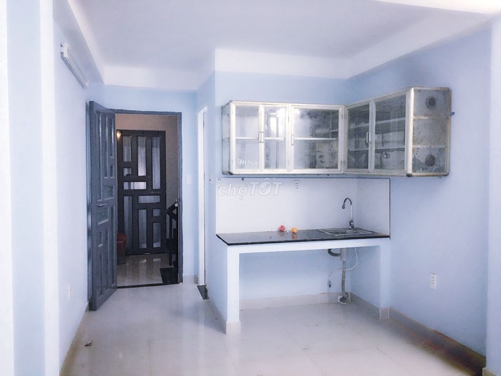 It's like the market. She understands the kitchen, the toilet, the balcony.