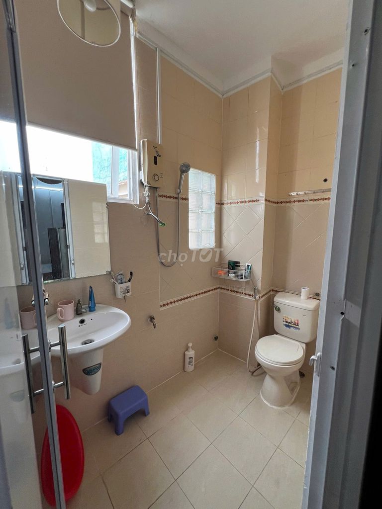 Rent the service apartment. Route 150/ Lý Chính Thắng, P. Spring-Ho.