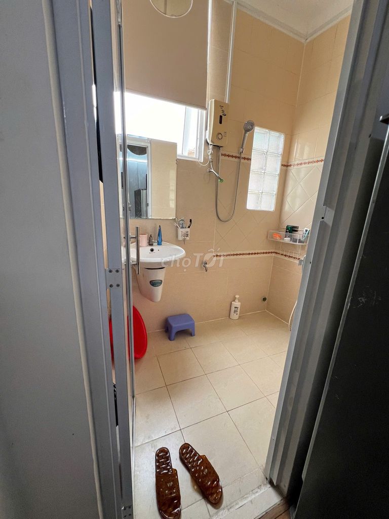 Rent the service apartment. Route 150/ Lý Chính Thắng, P. Spring-Ho.