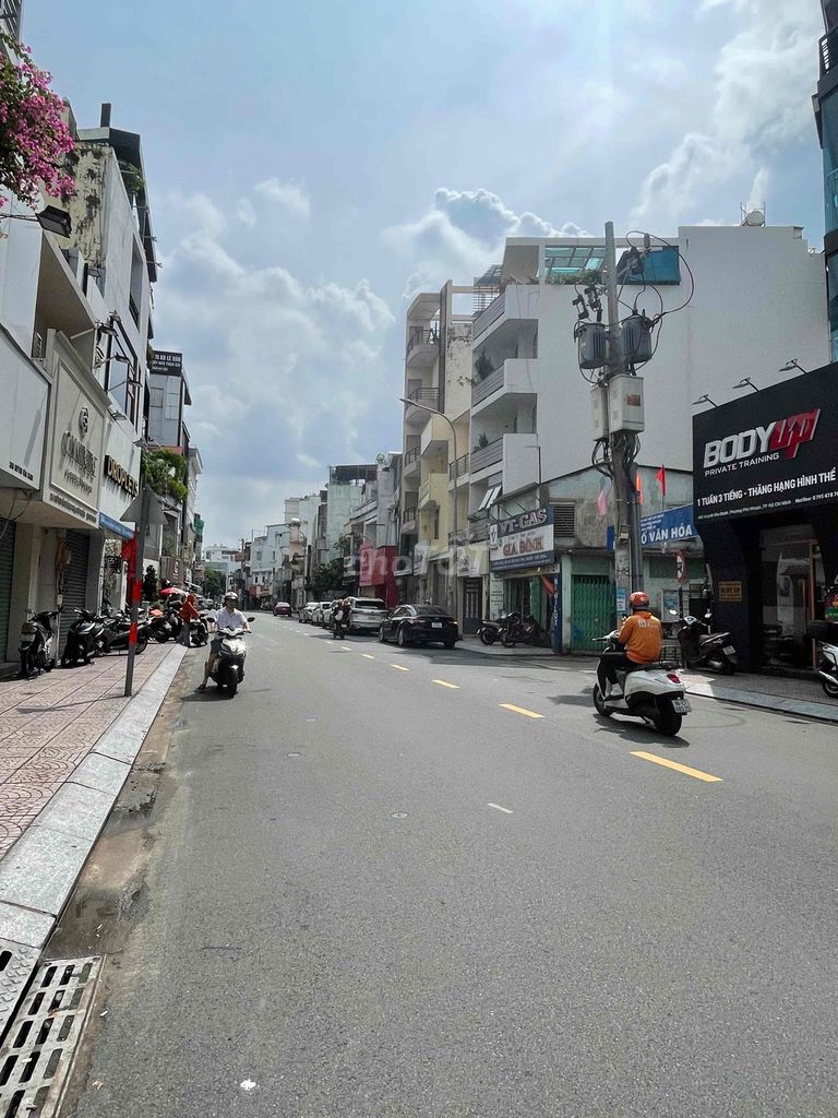 Rent Huỳnh Văn Bánh – Phú Nhuận