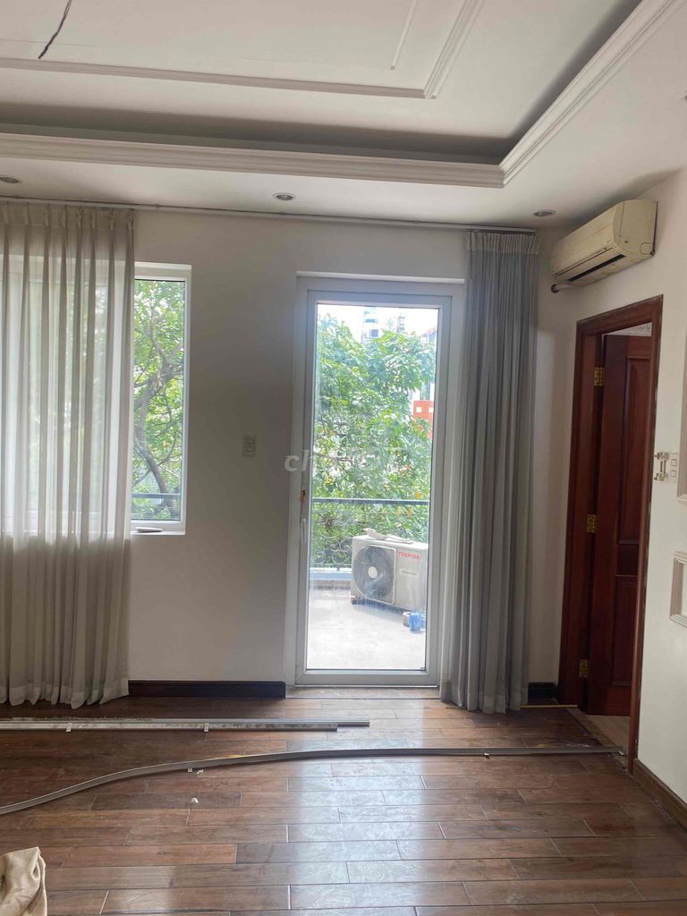 Rent a villa. Tân Sơn Nhì.