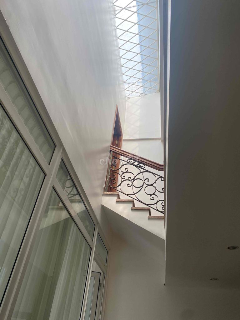 Rent a villa. Tân Sơn Nhì.