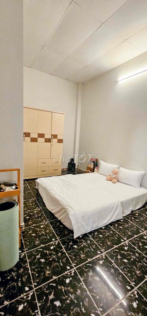 Rent Oto National House.