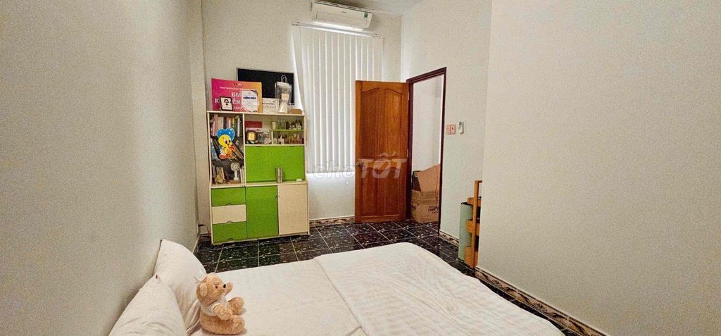 Rent Oto National House.