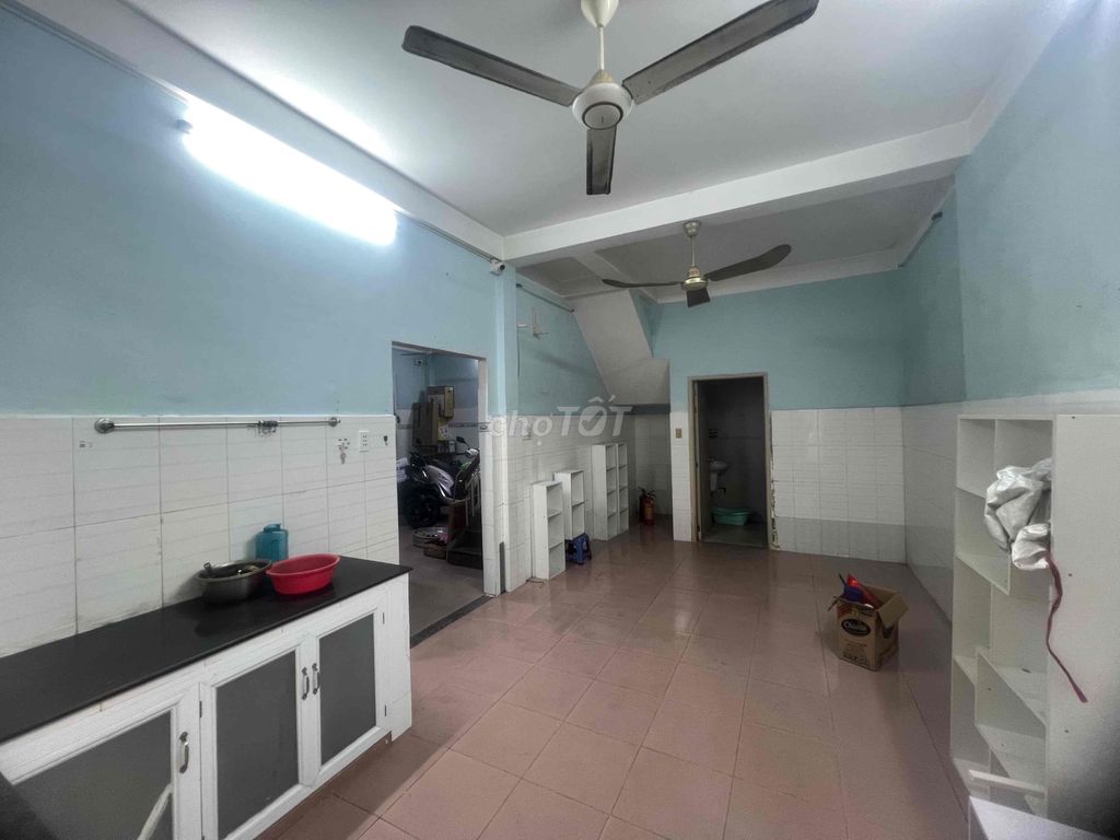 Huỳnh Văn Bánh rent, Phú Nhuận 9 x 9 meters, 4 floors, 5 bedrooms, 29 million