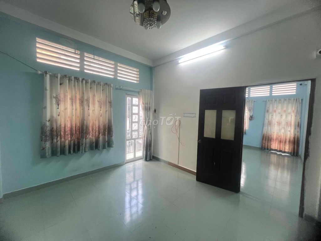 Huỳnh Văn Bánh rent, Phú Nhuận 9 x 9 meters, 4 floors, 5 bedrooms, 29 million