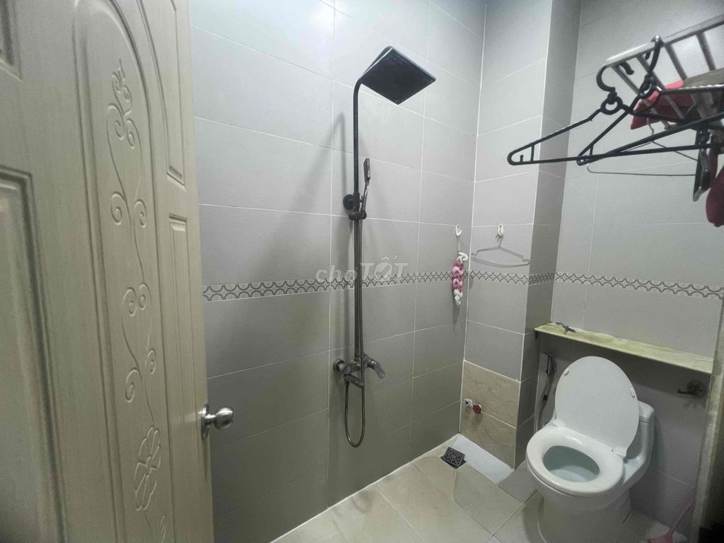 Huỳnh Văn Bánh rent, Phú Nhuận 9 x 9 meters, 4 floors, 5 bedrooms, 29 million